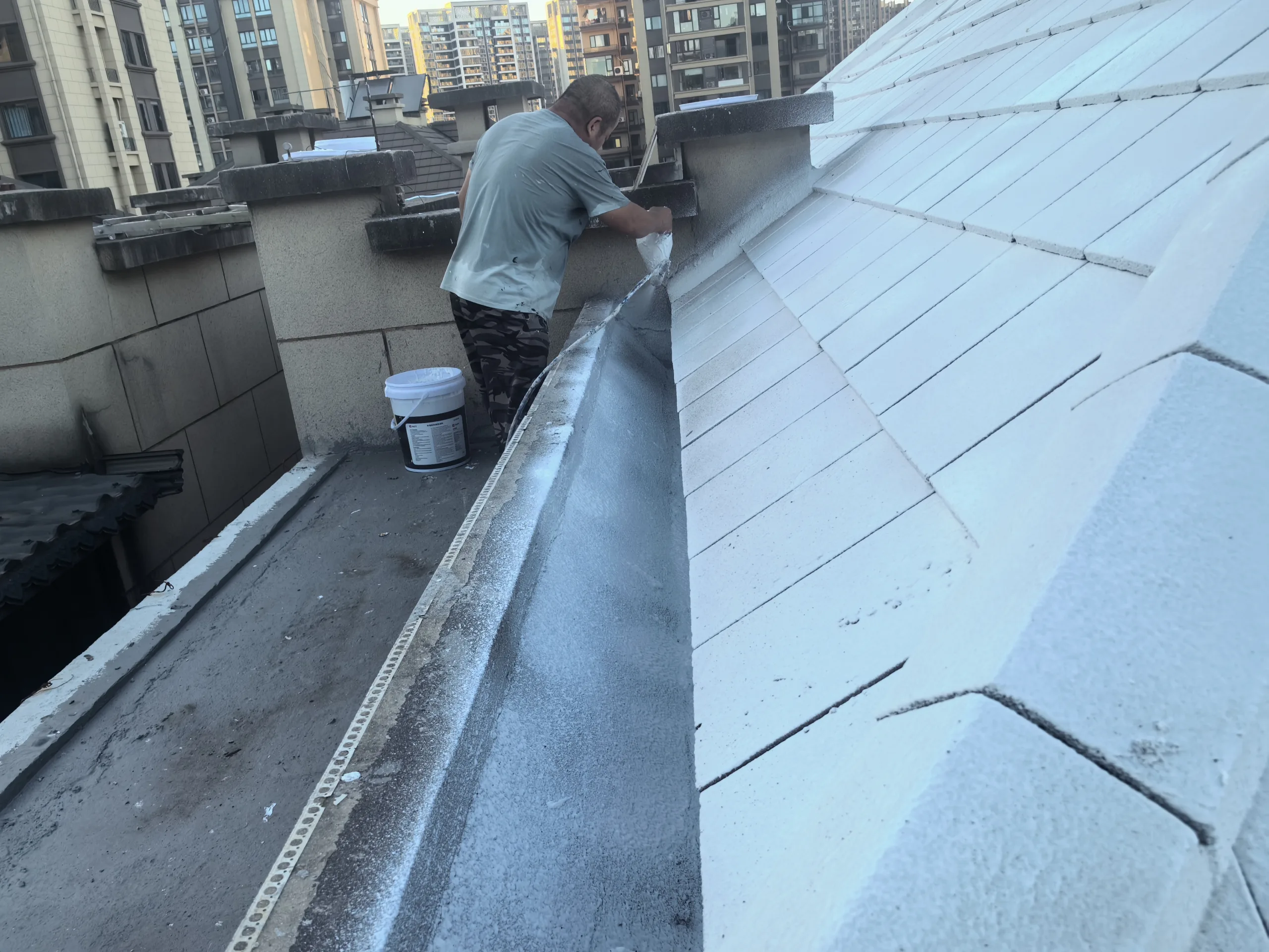 长沙山与墅屋顶隔热工程正式开工,奥飞气凝胶涂料助力打造耐热节能建筑 3 WechatIMG326 scaled